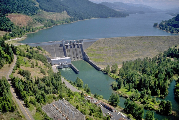 Willamette River Dam